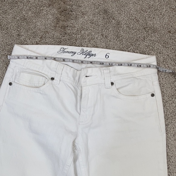 Tommy Hilfiger White Jeans | Size 6 - Picture 6 of 11